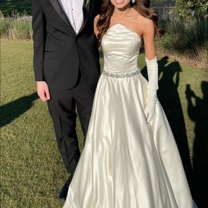 Jovani size 00 white ballgown